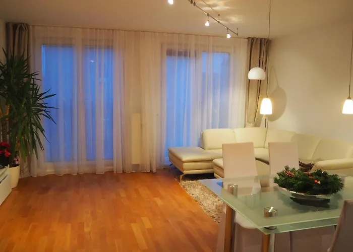 Apartment Modernes Studio-apartment Nahe Zentrum Mit Garagenplatz